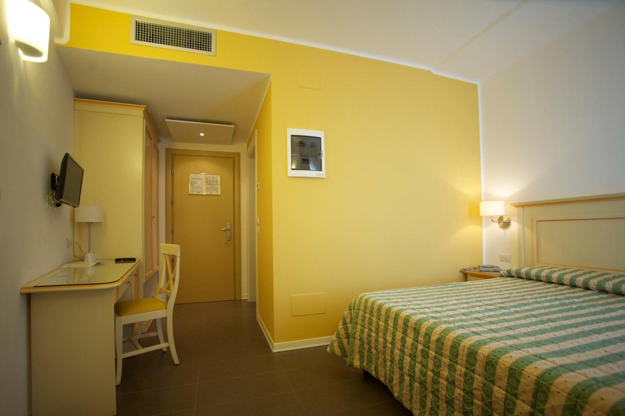 Hotel Stella Marina Сан-Вінченцо Екстер'єр фото